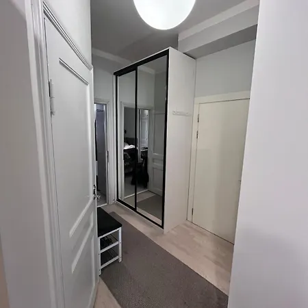 Cozy In A House Built In 1928 Apartment *